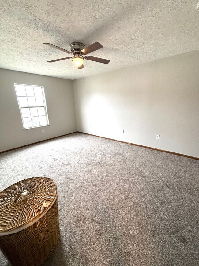 Building Photo - Charming 3BR Townhome in Pittsburgh