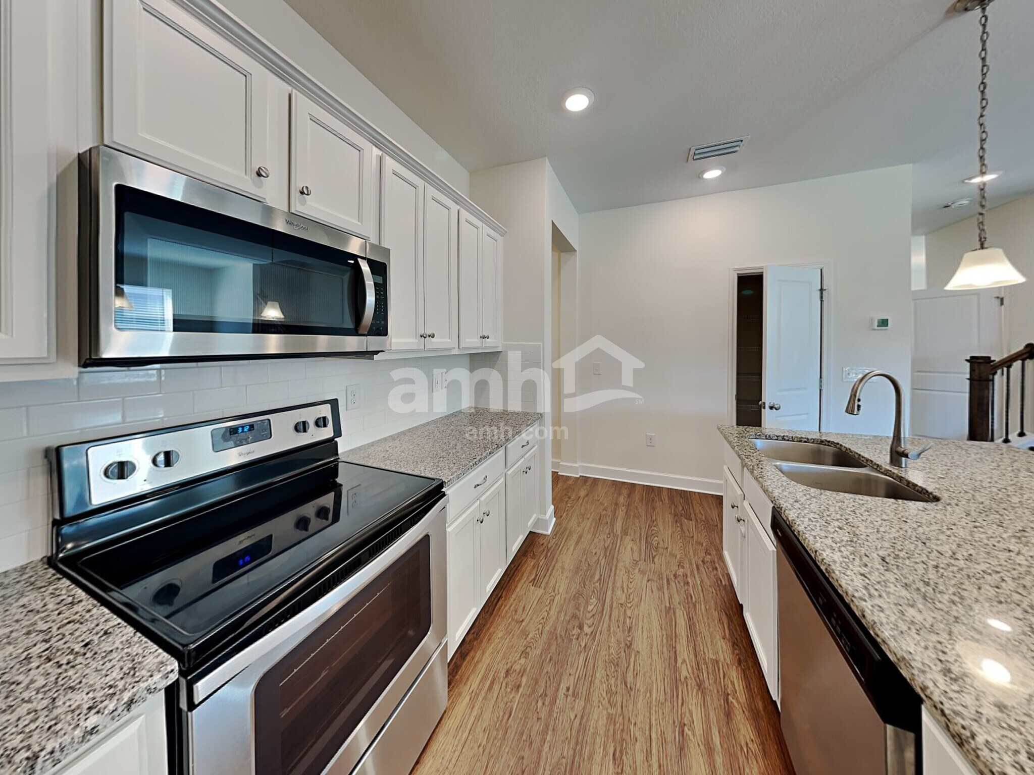 Building Photo - 524 Pine Terrace Dr