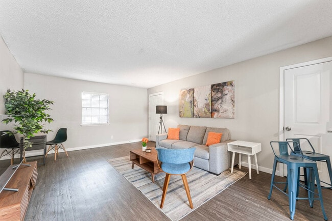 Building Photo - 2215 Town Lake Cir