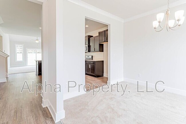 Building Photo - 211 Green River Way