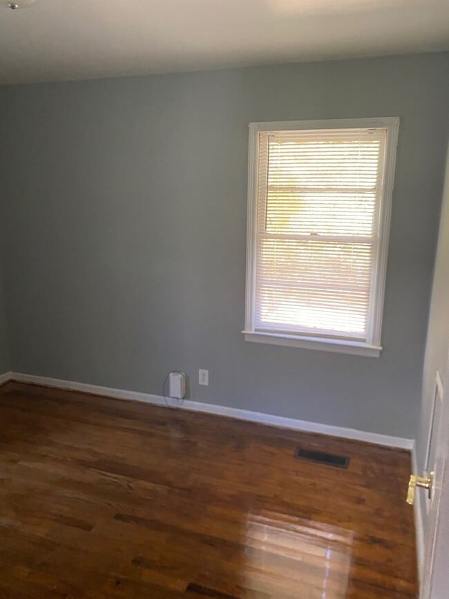 Building Photo - 381 Magnolia Ave