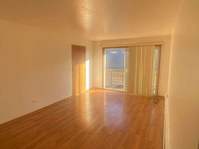 Building Photo - 3553 N Neenah Ave