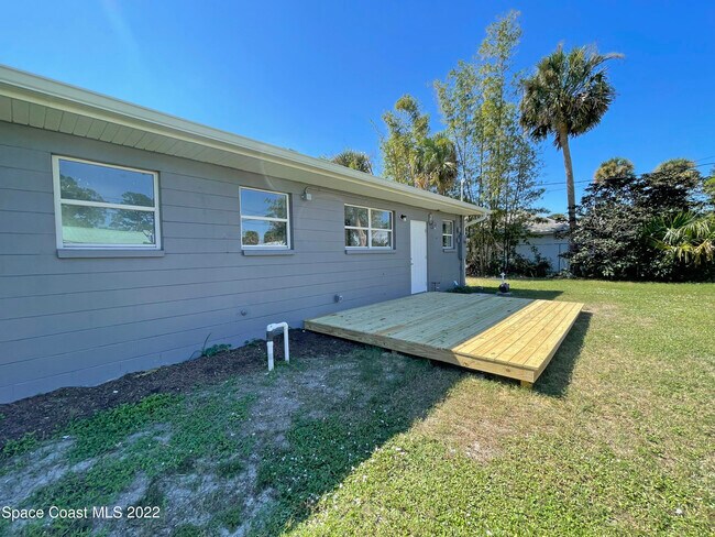 Building Photo - 124 Bermuda St