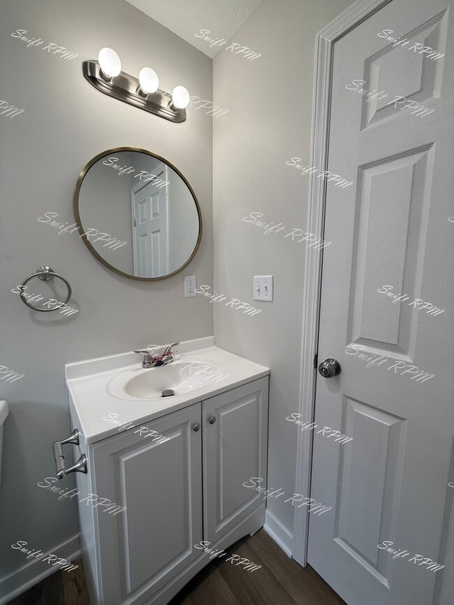 Building Photo - 1030 Oakland Ave