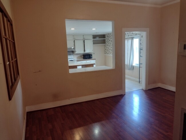 Building Photo - 123 Hillcrest St