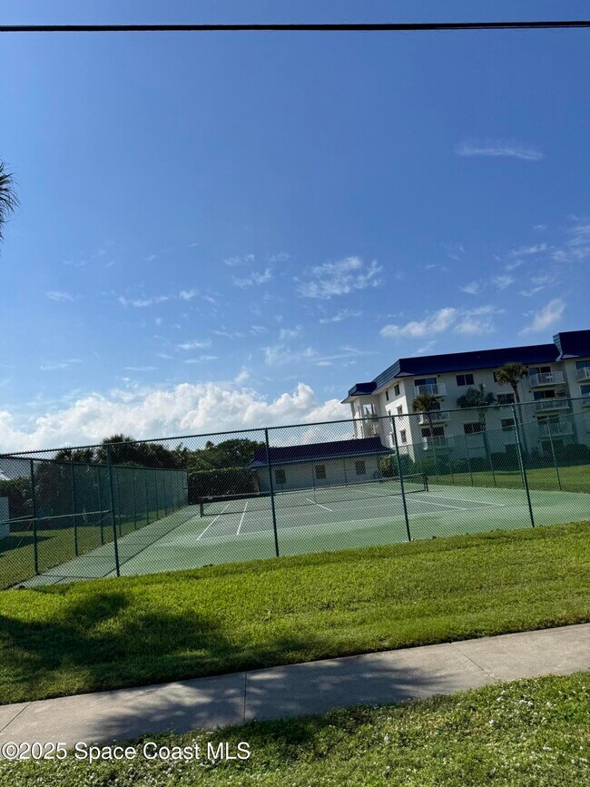 Building Photo - 2160 N Hwy A1A