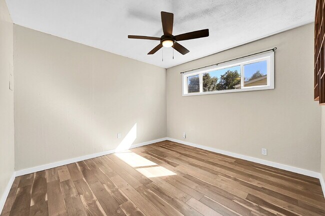 Building Photo - $2,295.00 - 3 Bedrooms, 2 Bathrooms, Singl...