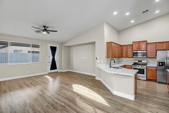 Building Photo - 14456 W Boca Raton Rd