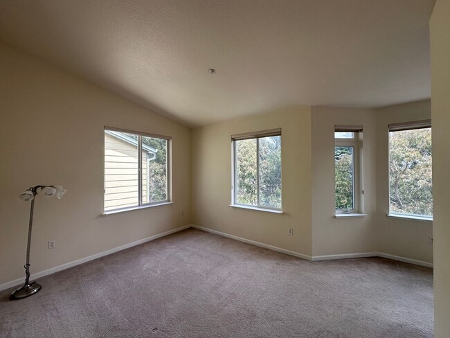 Building Photo - $5,500/month – Spacious Daly City Home for Rent