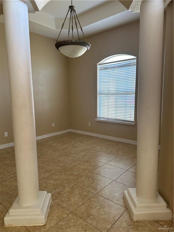 Building Photo - 34 Zuley St