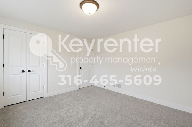 Building Photo - Beautiful 5 bedroom home near highways and schools!