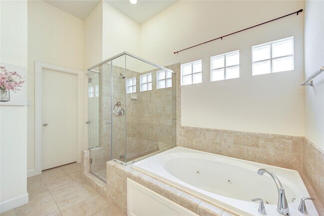 Building Photo - 11508 Main Cedar Dr