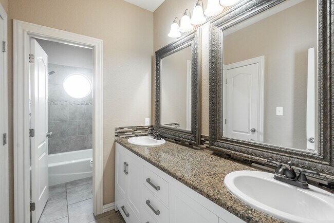 Building Photo - 3 Chambord Dr