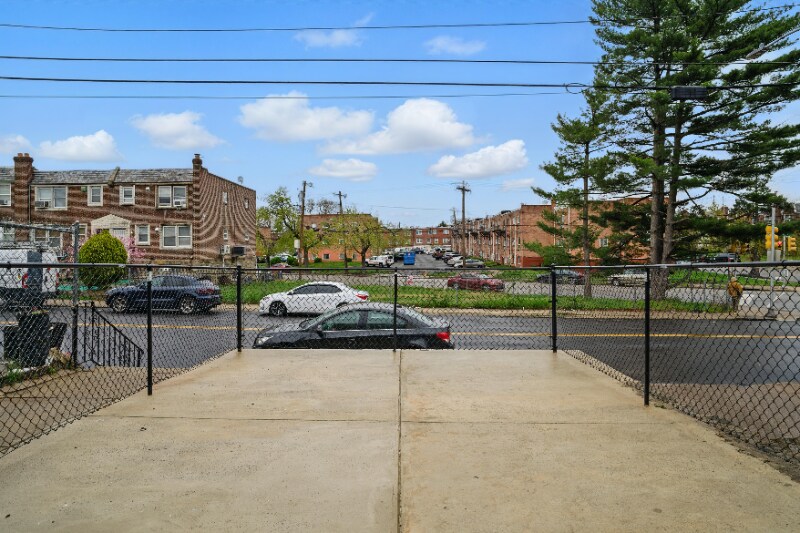 Building Photo - 1452 Hellerman St