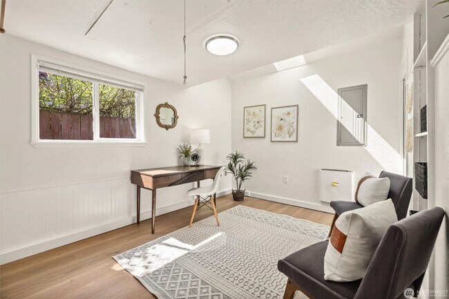 Building Photo - 4Bd/1.75Ba Seattle House