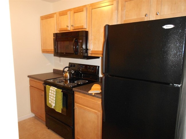 Building Photo - 100 Sentinel Court