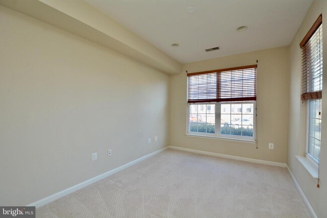 Building Photo - 2701 Bellforest Ct