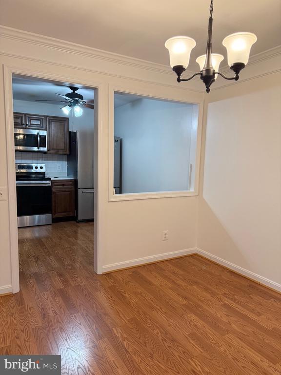 Building Photo - 8216 Catbird Cir