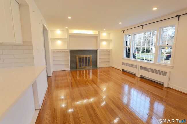 Building Photo - 105 Hyde Rd