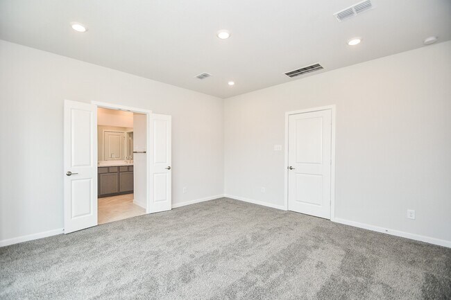 Building Photo - 21835 Erskine Peaks Pl
