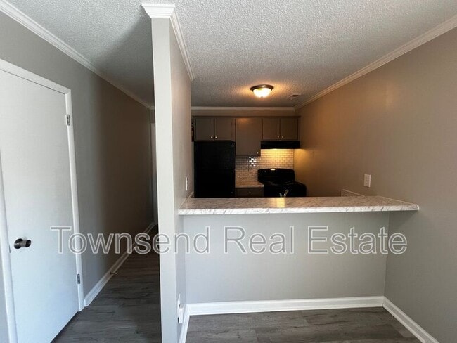 Building Photo - 5846 Century Oaks Dr