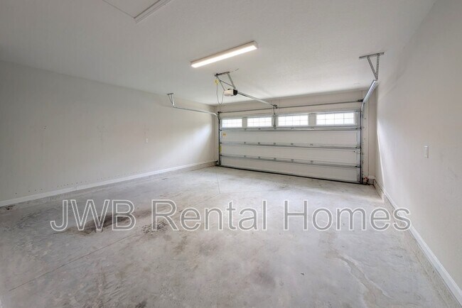 Building Photo - 6437 118th St