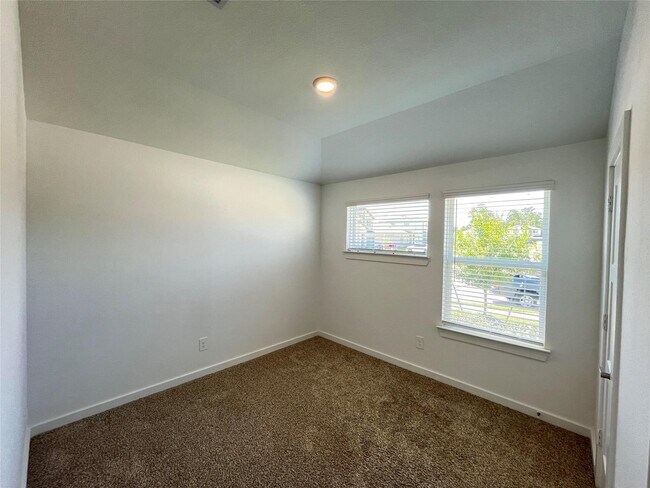 Building Photo - 14206 Black Cyn Ln