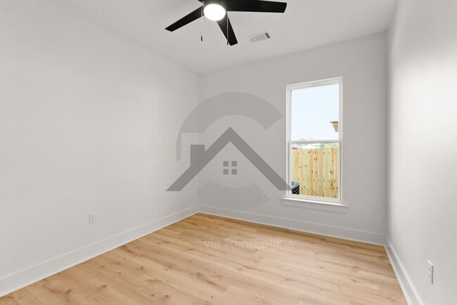 Building Photo - 10 Dragonfly Cv