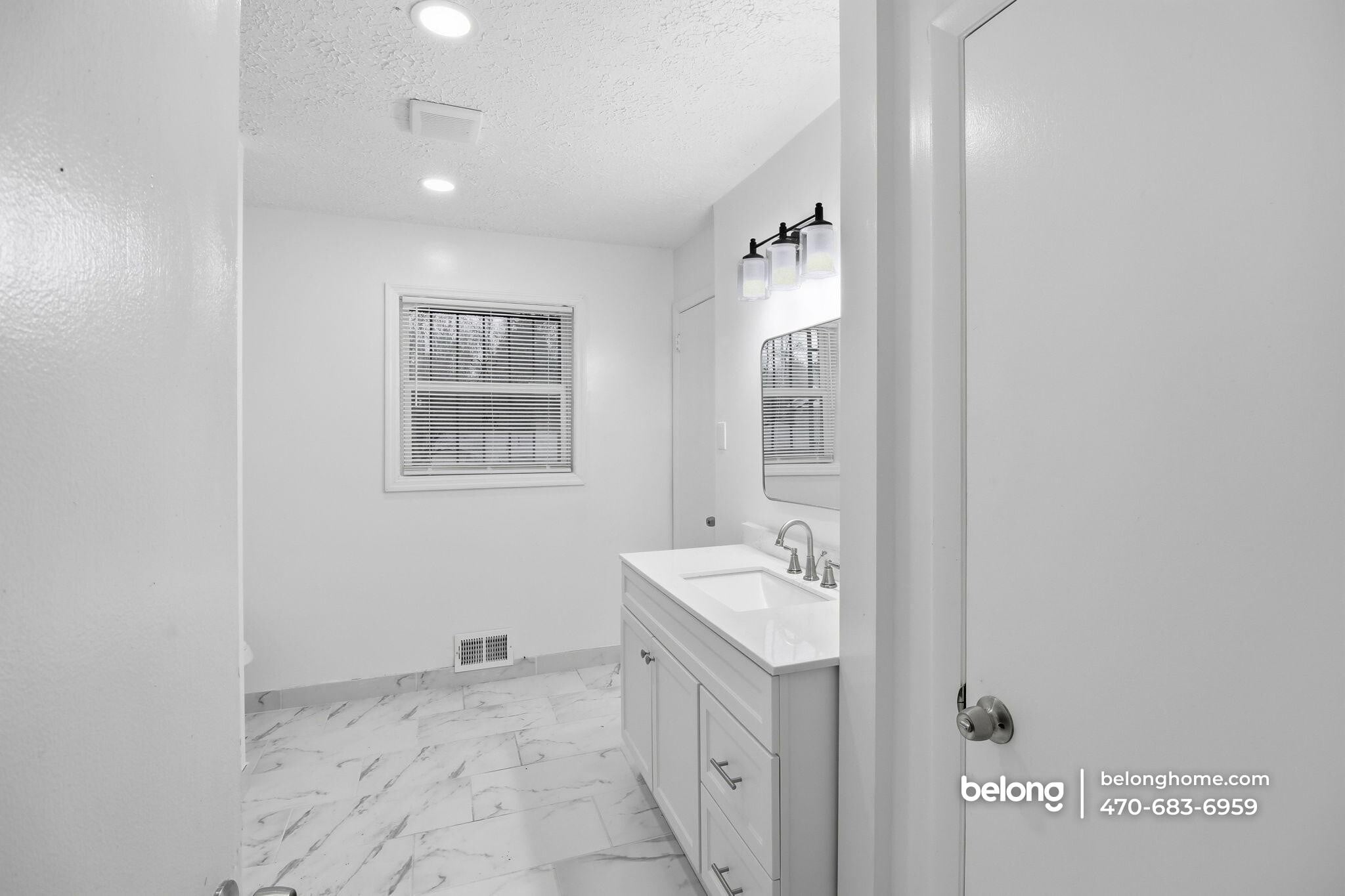 Building Photo - 2403 Tiffany Pl