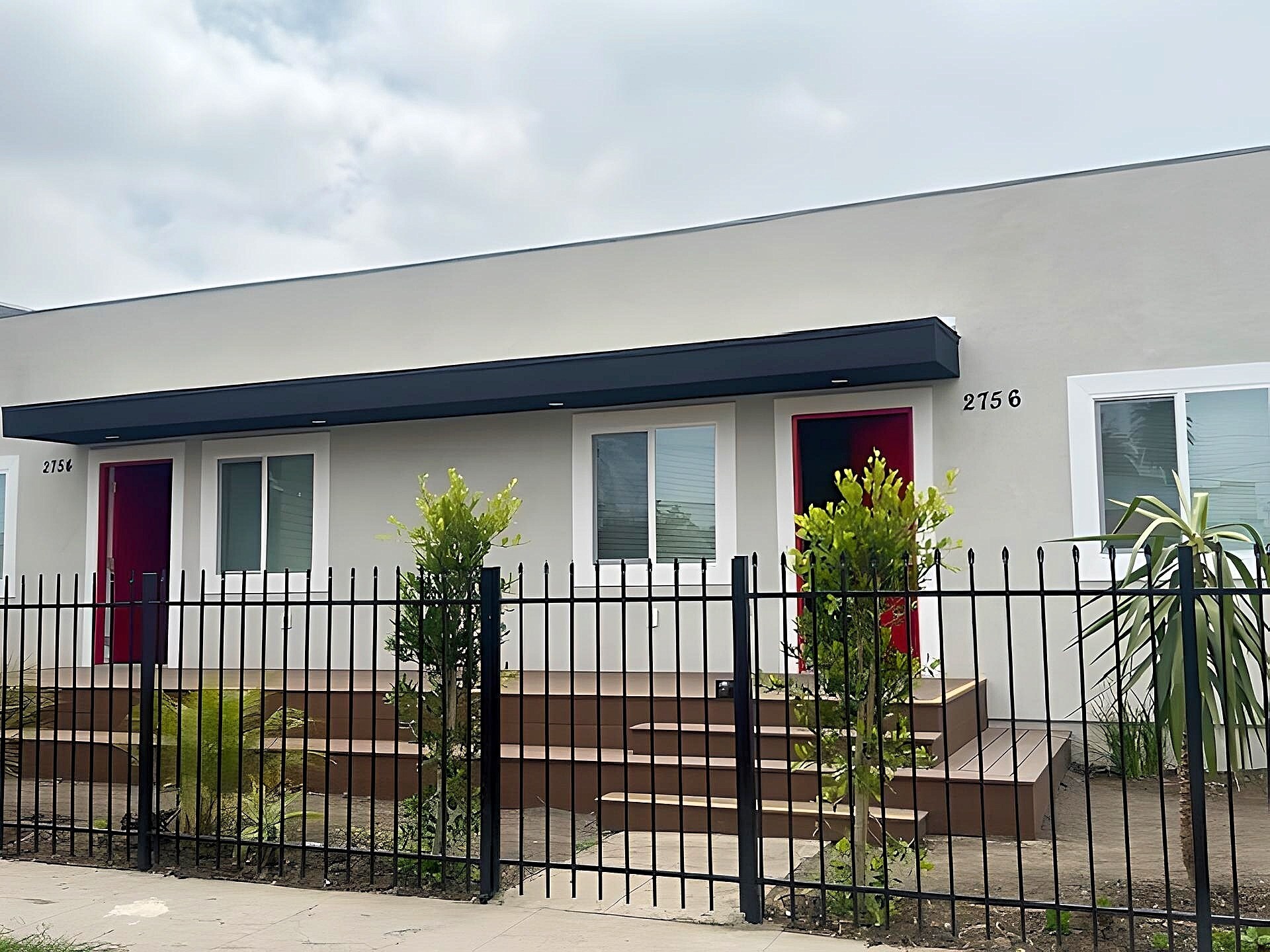 Building Photo - 2754 S Sycamore Ave