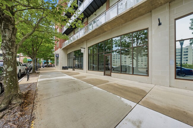Building Photo - 333 Nelson St SW