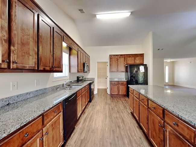 Building Photo - You'll want to see this home for yourself!