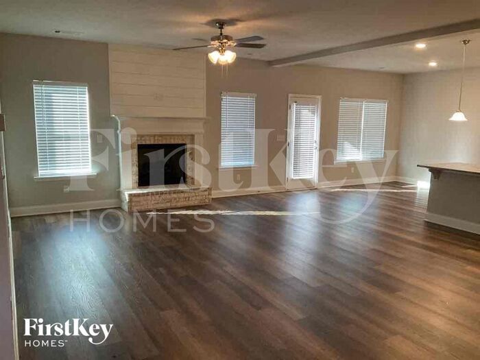 Building Photo - 215 Cheshire Dr