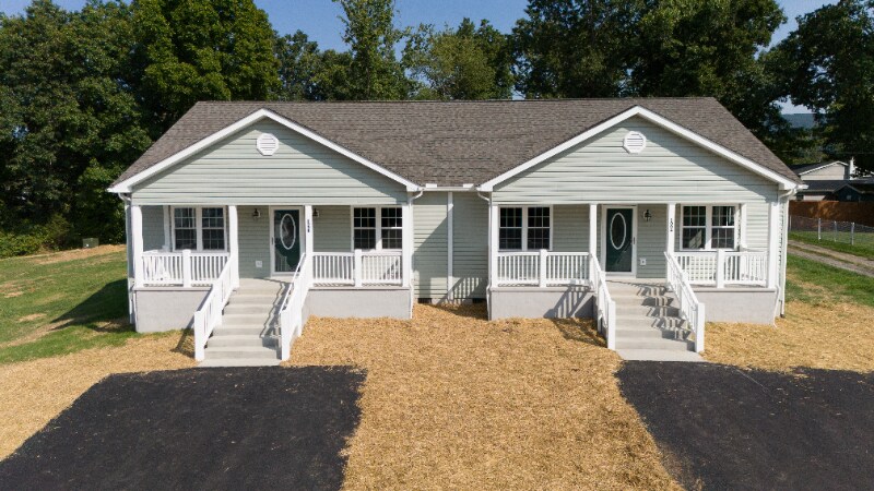 Building Photo - 1020 Ivanhoe Ave
