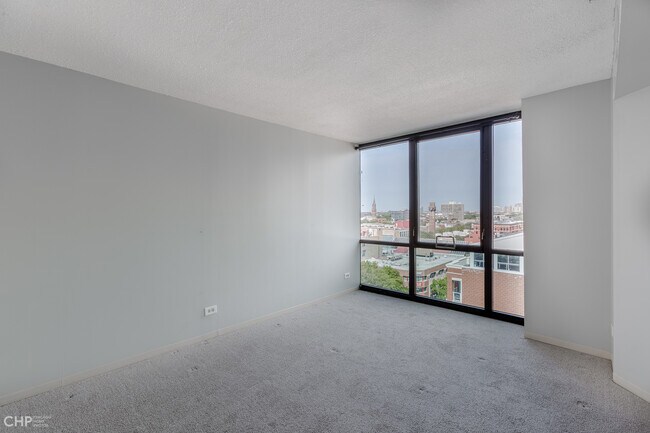 Building Photo - 1309 N Wells St