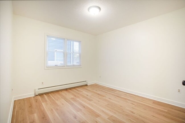 Building Photo - 888 St James Ave