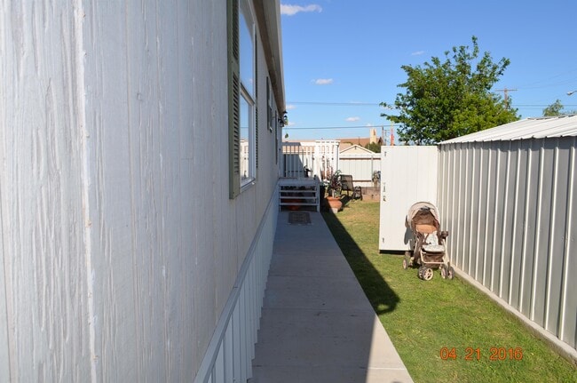 Building Photo - 1105 N Lamesa Rd
