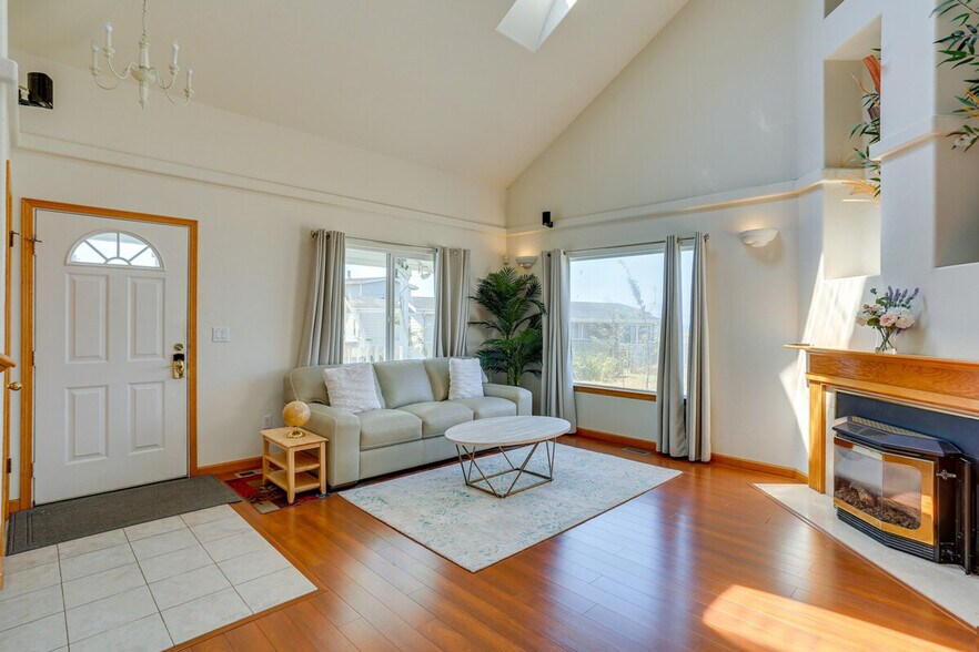Building Photo - 5370 Bay Pointe Ct