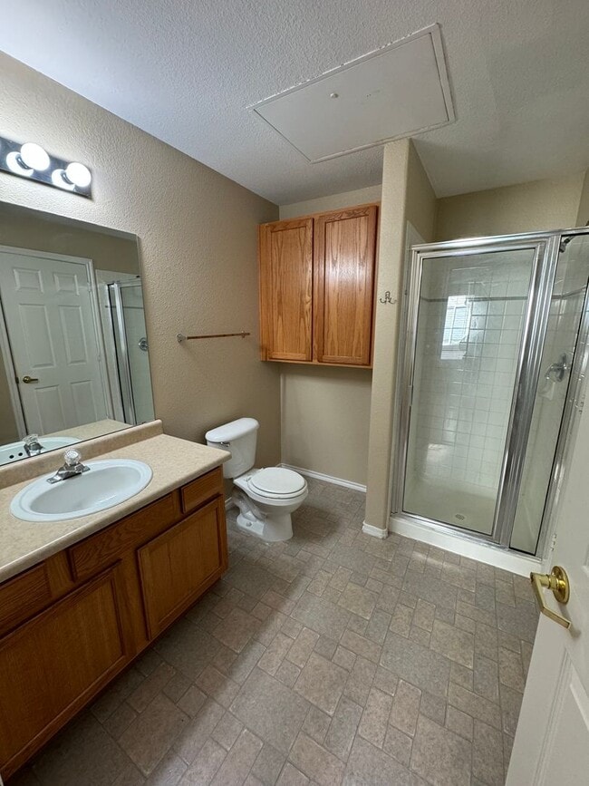 Building Photo - 2 Bedroom 2 Bathroom Condo! NORTHEAST