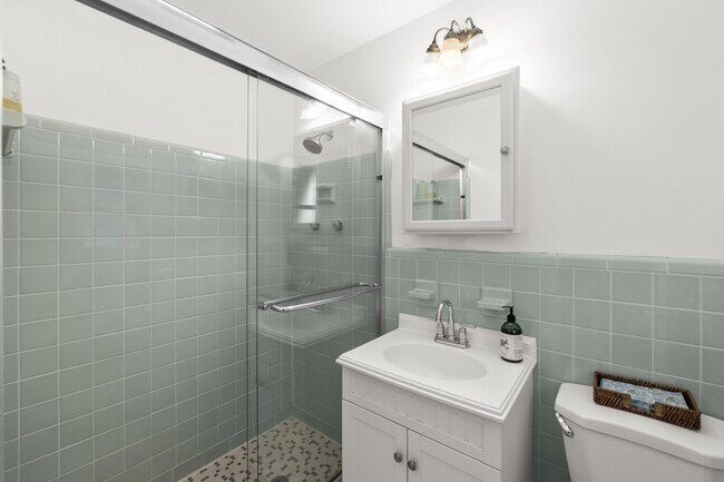 Building Photo - 549 Fairwind Dr