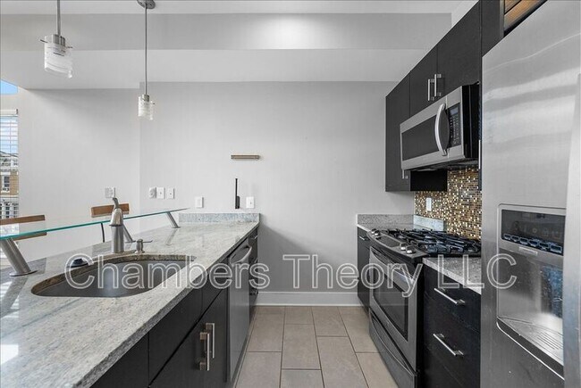 Building Photo - 471 Luray Pl NW