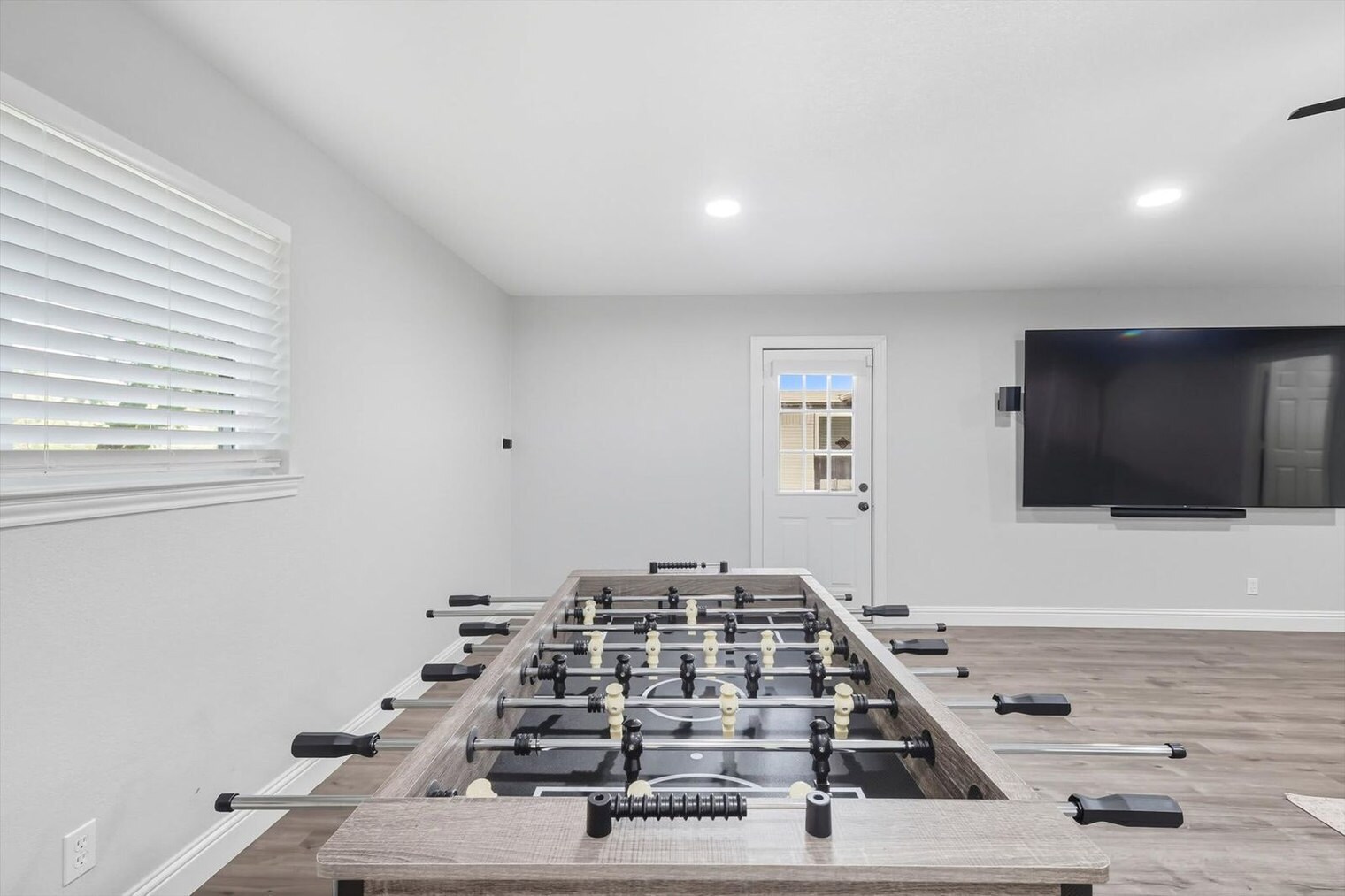 Building Photo - 3667 High Rd