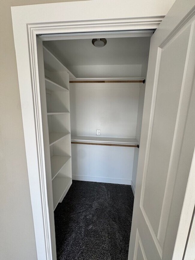 Building Photo - Breathtaking Views – Brand New 2 Bed, 1.5 ...