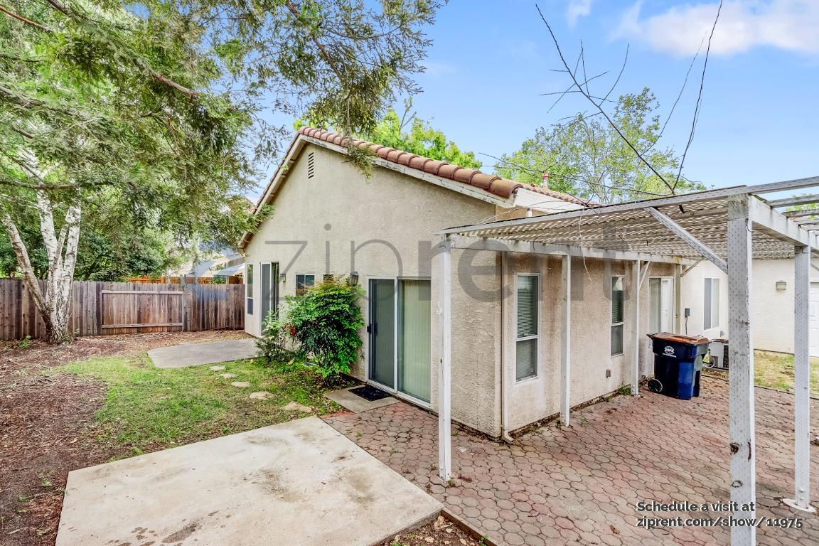 Building Photo - 2834 Prado Ln