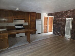 Building Photo - x MO769-Ahmadi, Yousef