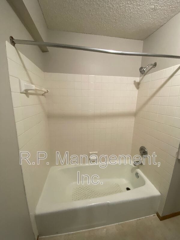 Building Photo - 15280 Lesley Ln