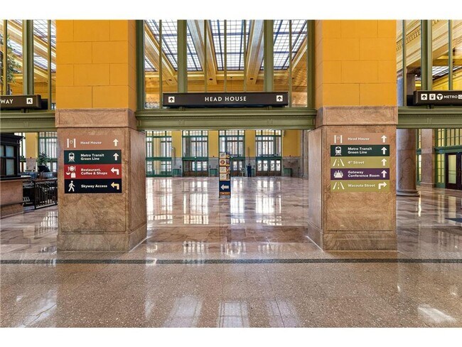 Building Photo - Spacious, Loft in Union Depot with Awesome...