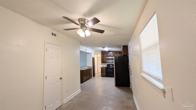 Building Photo - 2120 Curry Cir
