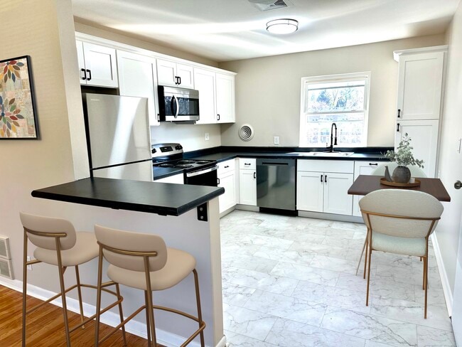 Building Photo - 2722 Riedling Dr