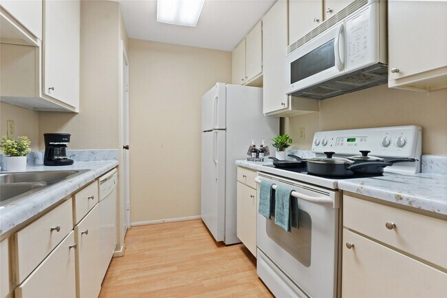 Building Photo - 7950 N Stadium Dr